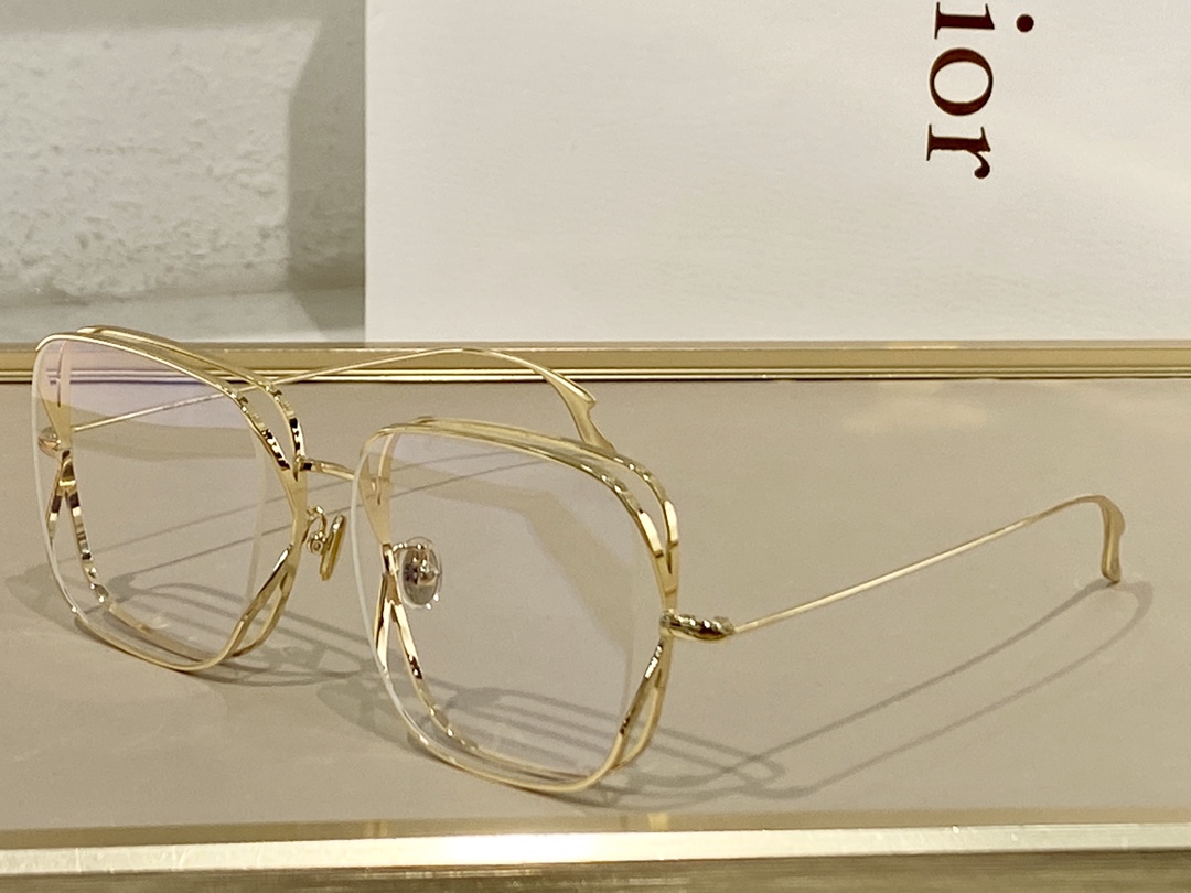 C*artier Glasses Top