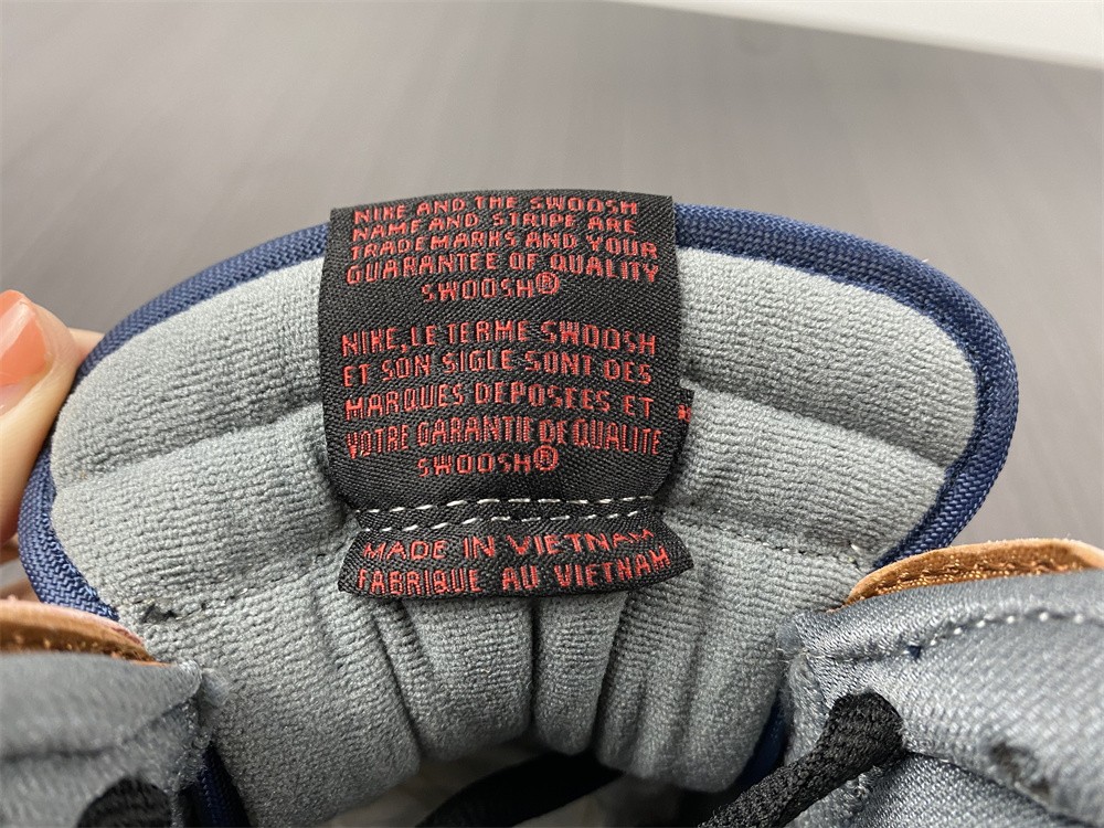 from Gundam x Nike SB Dunk High DH7717-400