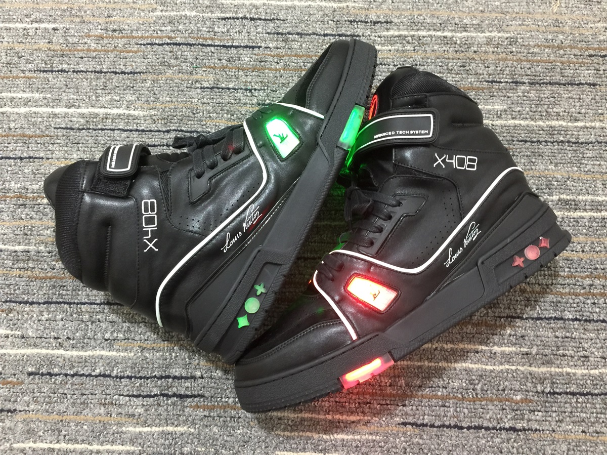 Men L*ouis V*uitton Rivoli Top Sneaker