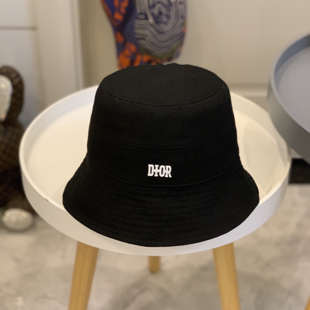 Top Hats 57cm