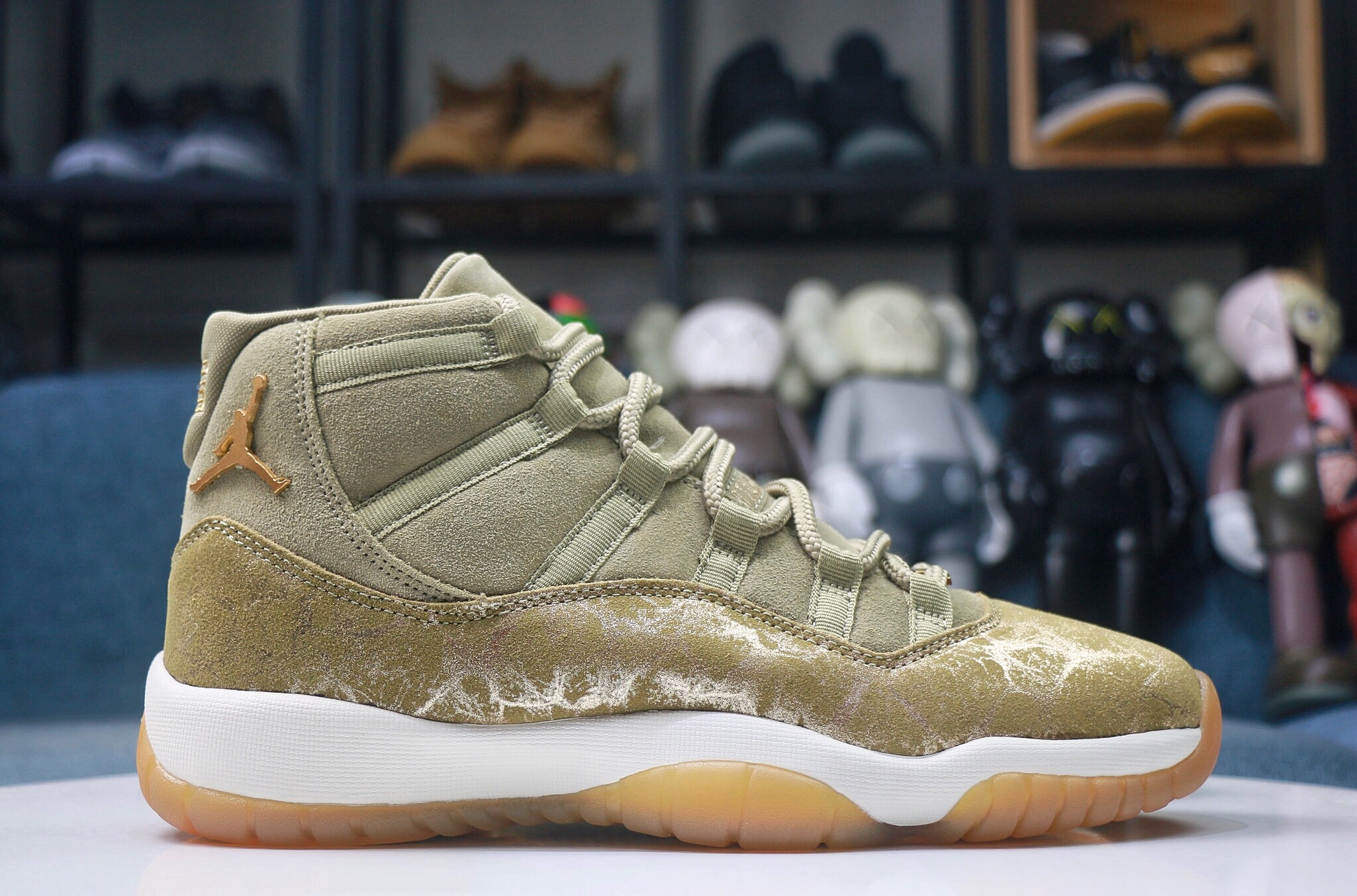 Air Jordan 11 βOlive Luxβ