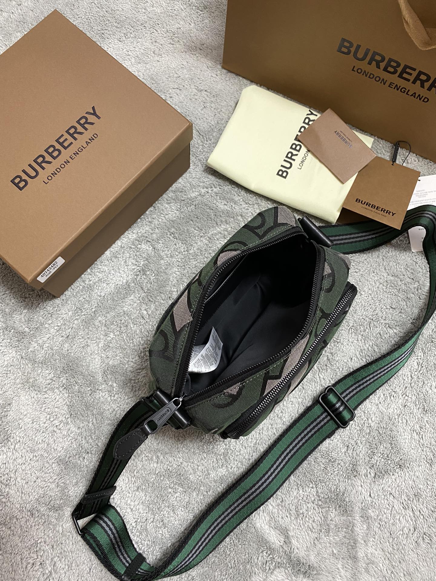 B*urberry Bag Top Quality 23*15*7cm