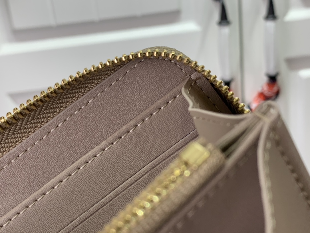 L*ouis V*uitton Bag Top Quality 19.5*10.5*2.5cm