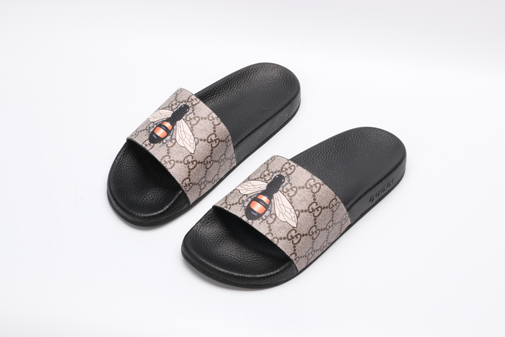 G*cci Sandals