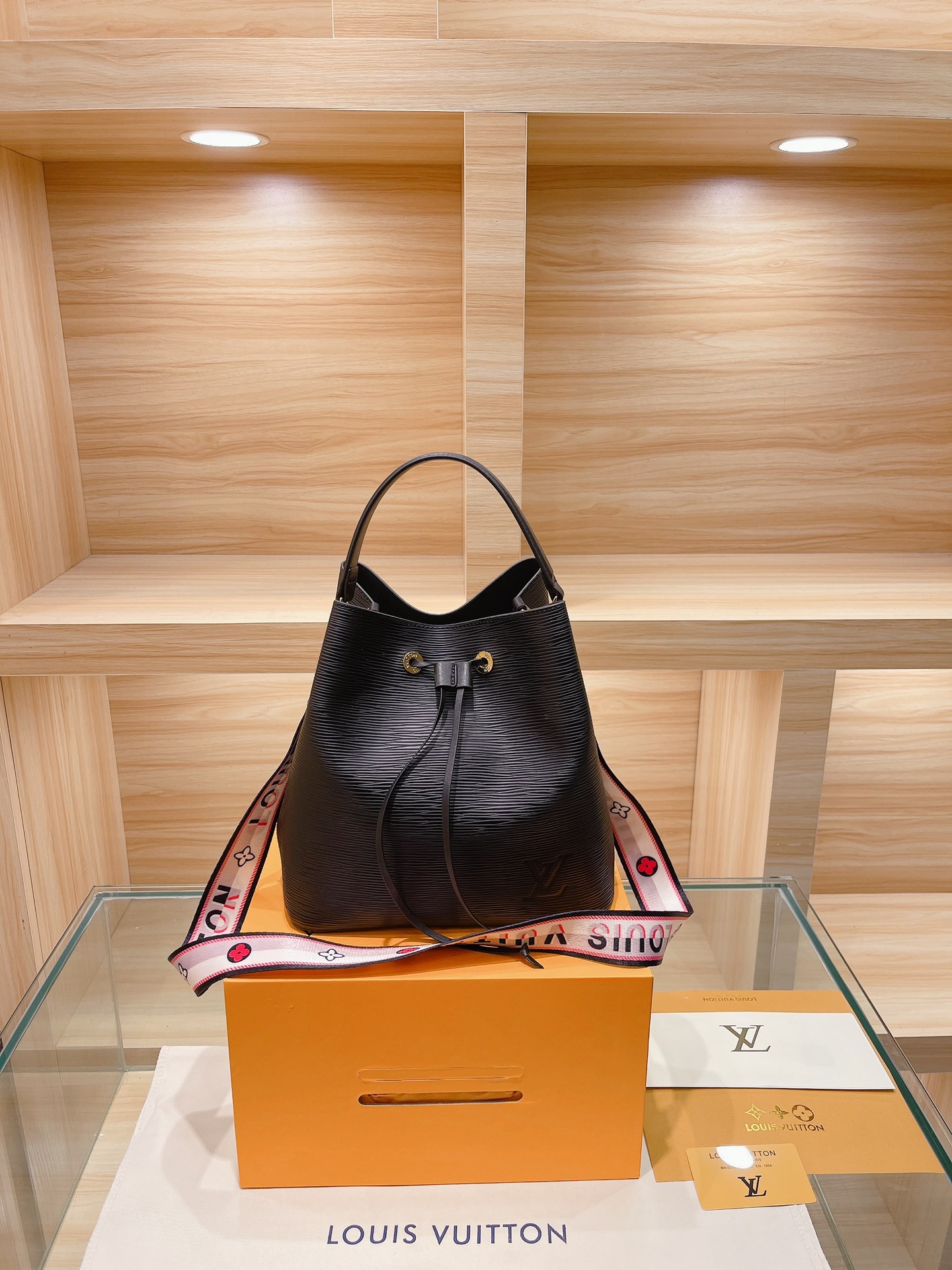 L*ouis V*uitton Top Bag 25*26cm