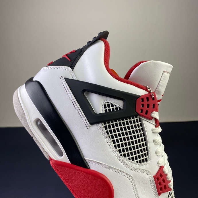 Air Jordan 4 Fire Red DC7770-160