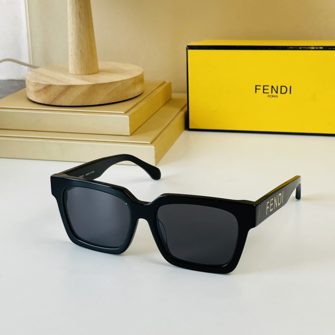 F*endi Glasses Top