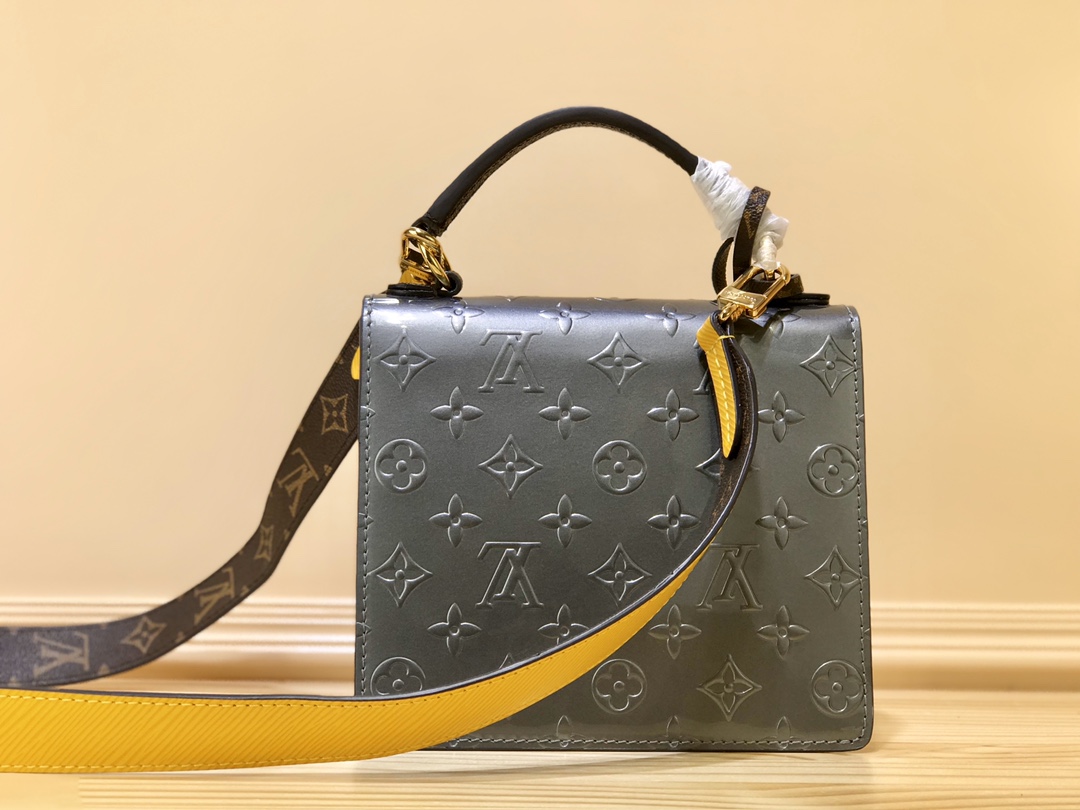 L*ouis V*uitton Top Bag 17*16*8.5cm