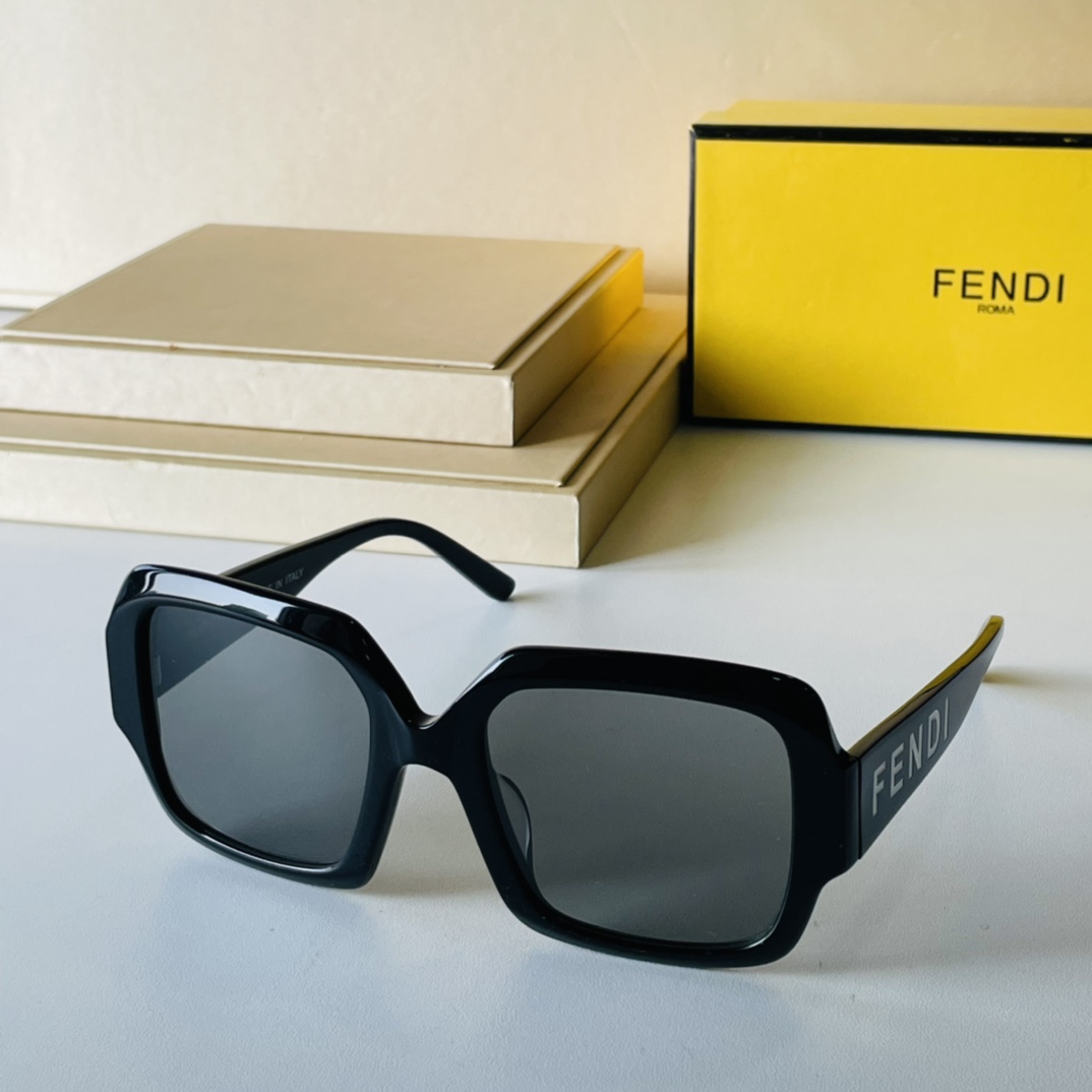 F*endi Glasses Top