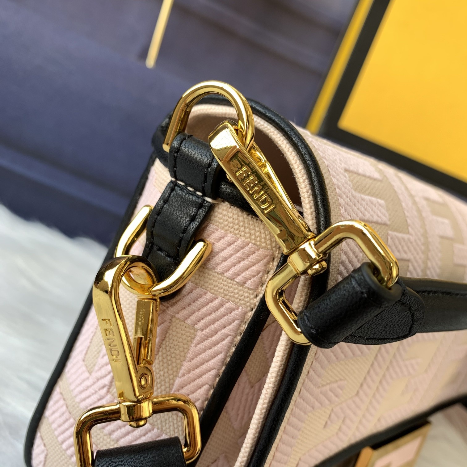 F*endi Top Bag 26*14*4cm