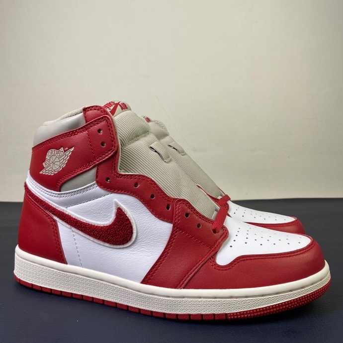 Air Jordan 1 High OG WMNS โNewstalgiaโ DJ4891-061