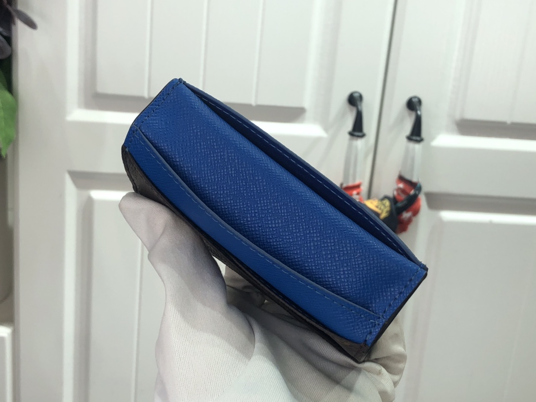 L*ouis V*uitton Bag Top Quality 8*11*1CM