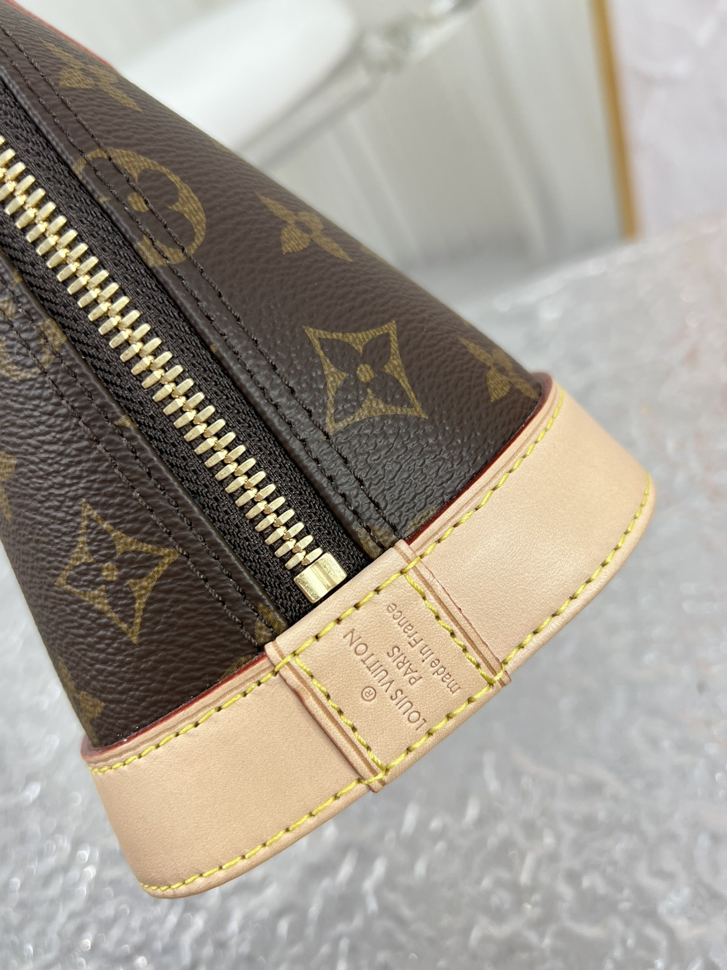 L*ouis V*uitton Top Bag 25*19*12cm