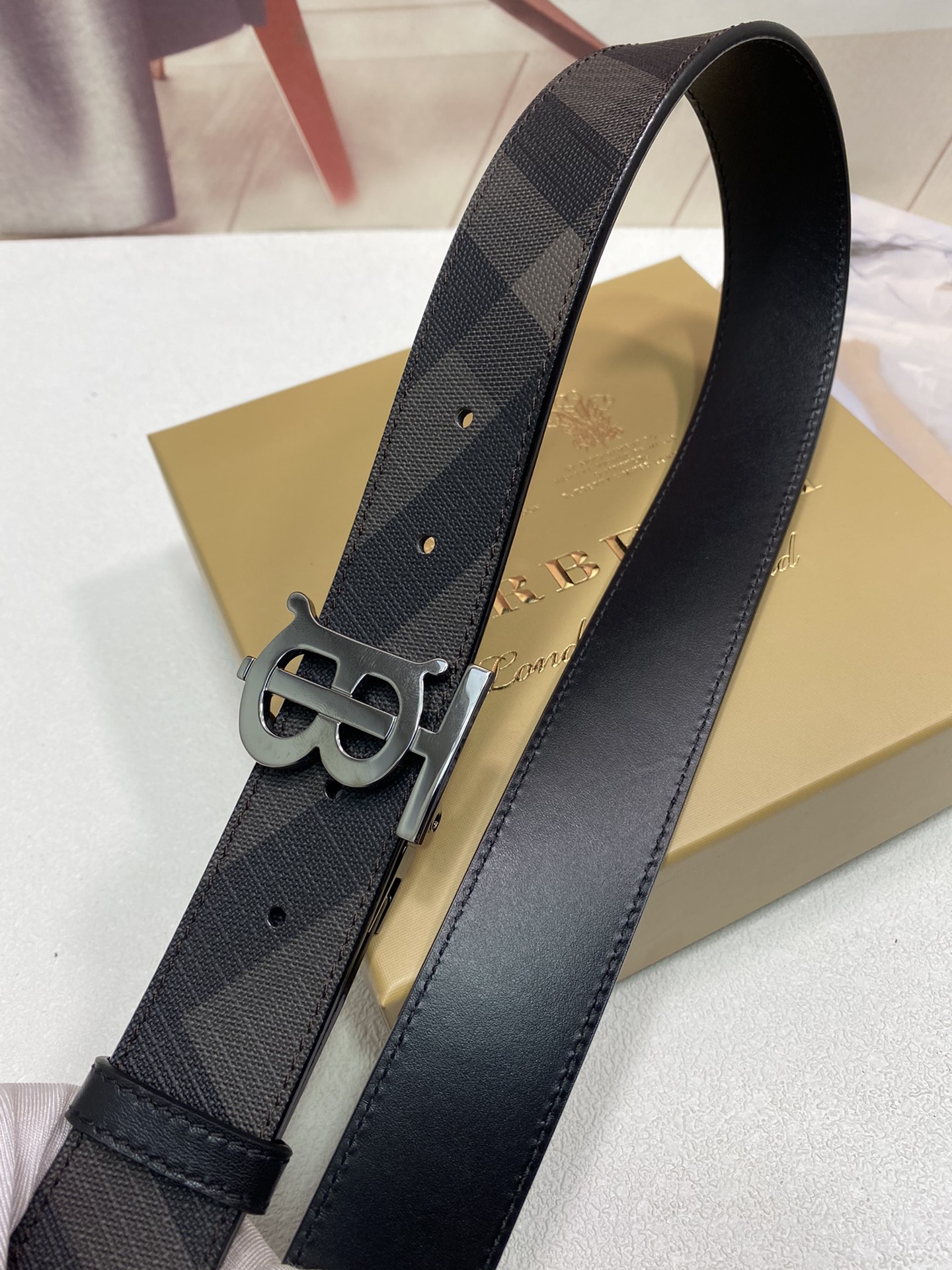 B*urberrry Belts Top Version 35MM