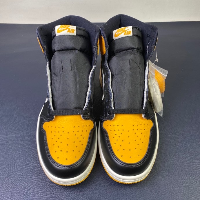 Air Jordan 1 Yellow Toe 555088-711