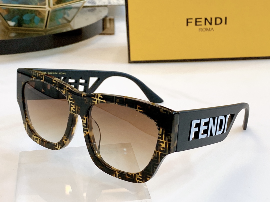 F*endi Glasses Top