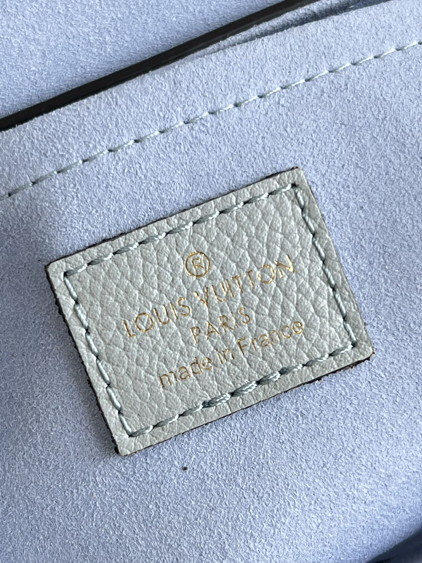 L*ouis V*uitton Bag Top Quality 19*13*8CM