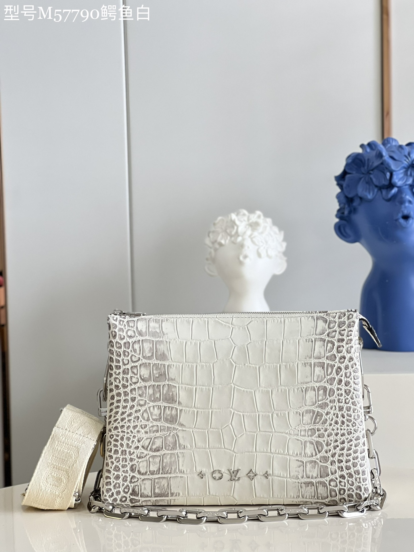 L*ouis V*uitton Top Bag 26*20*12CM