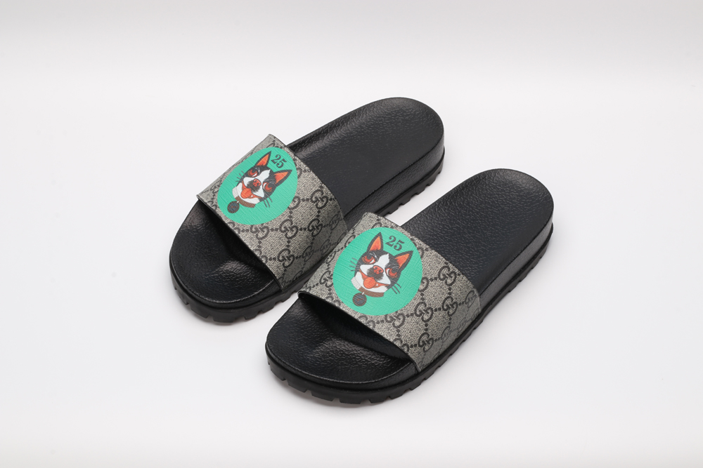 G*cci Sandals