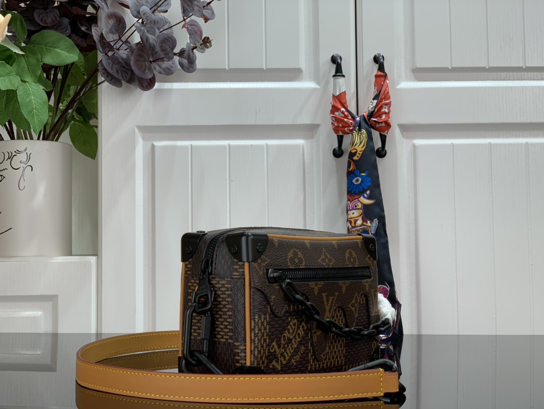 L*ouis V*uitton Bag Top Quality 18.5*13*8CM