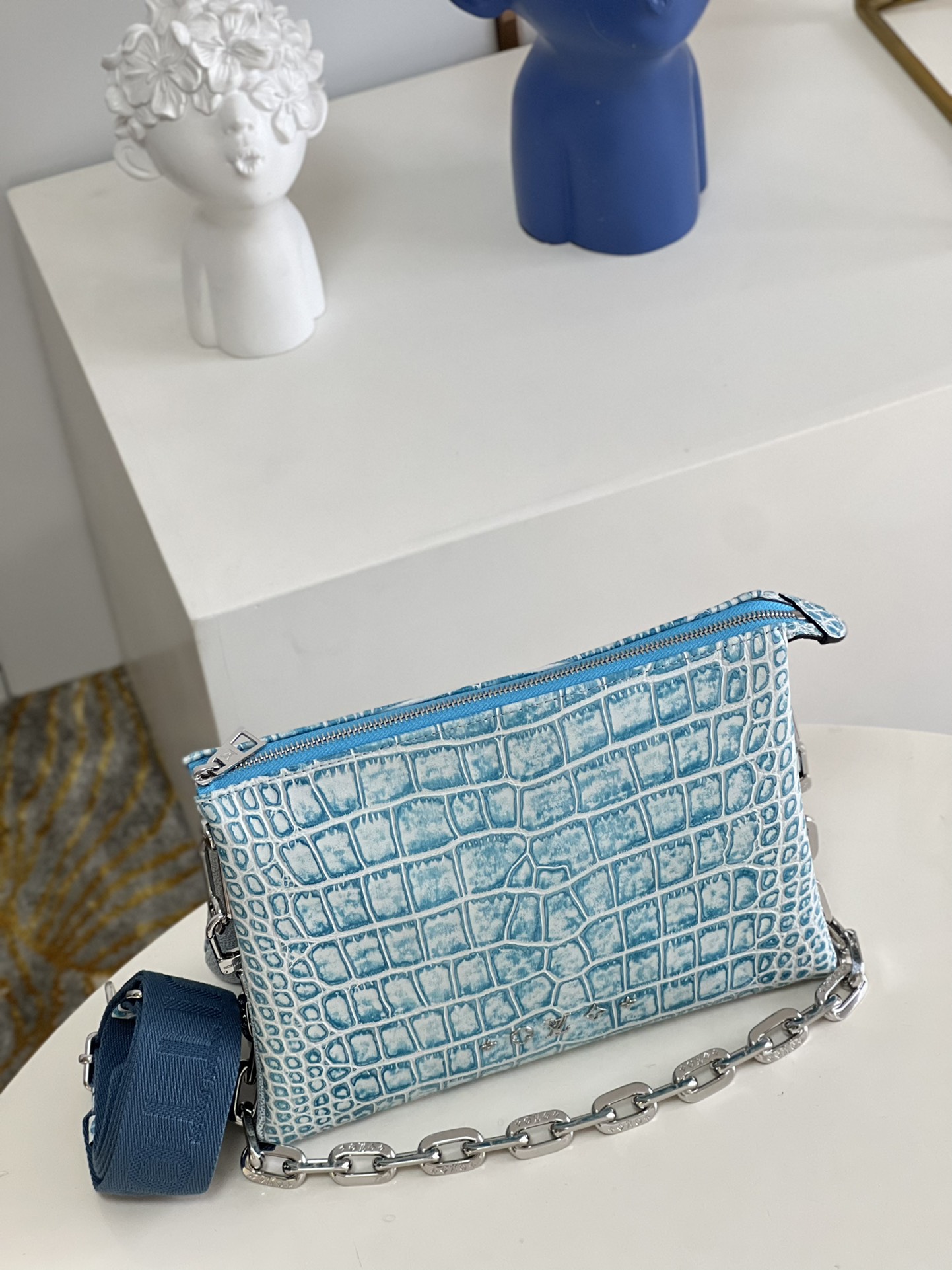 L*ouis V*uitton Top Bag 26*20*12CM