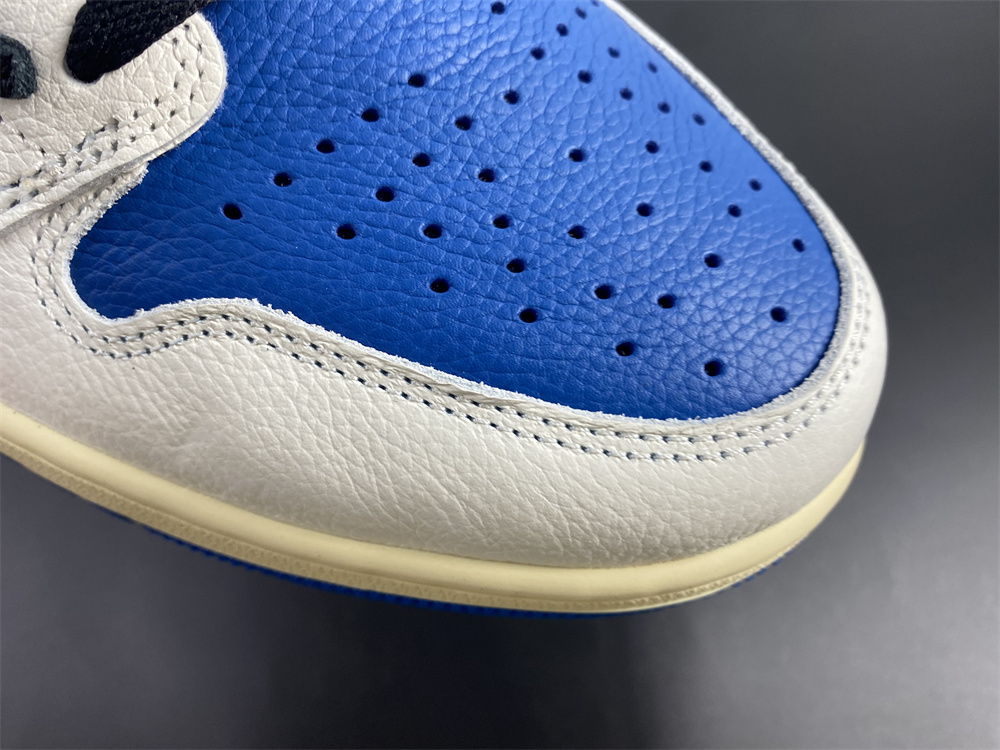 Air Jordan 1 Travis Scott DH3227-105