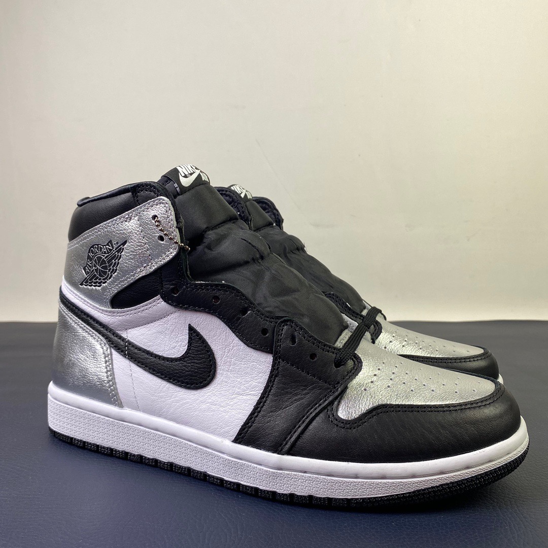 Air Jordan 1 High OG WMNS “Silver Toe” CD0461-001