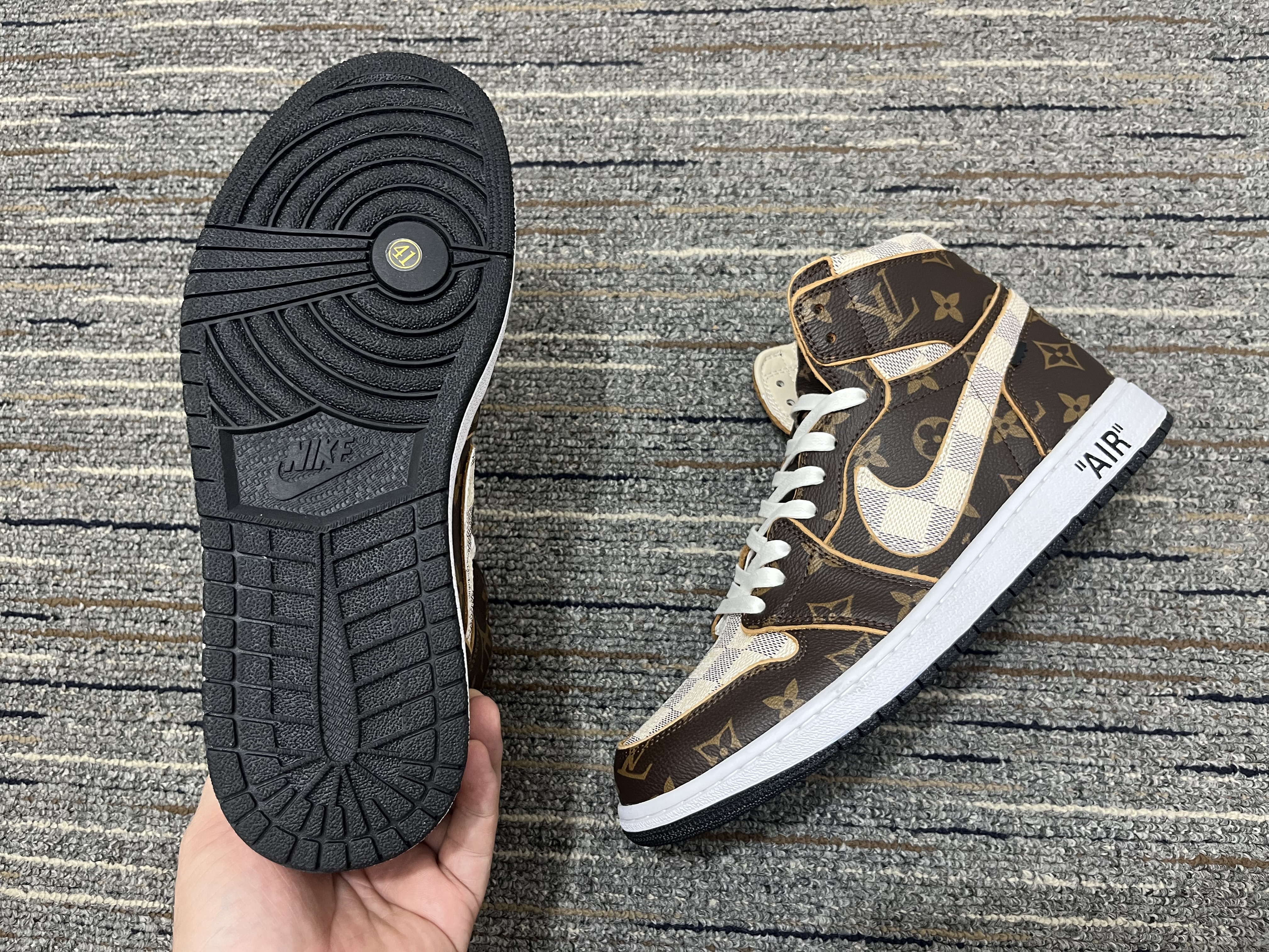 Air Jordan 1 L*V Top Sneakers