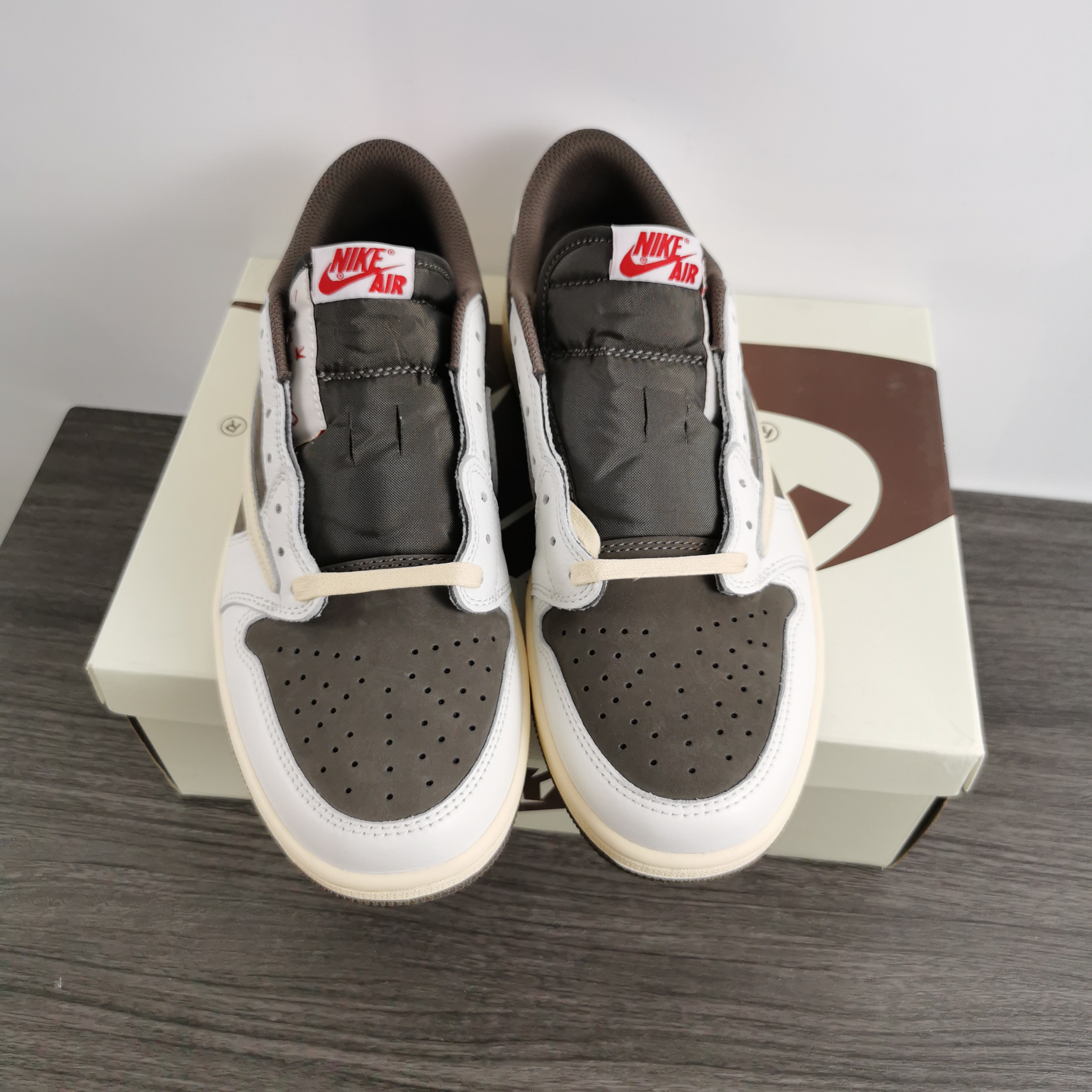 T*ravis S*cott x Air Jordan 1 Low OG DM7866-162