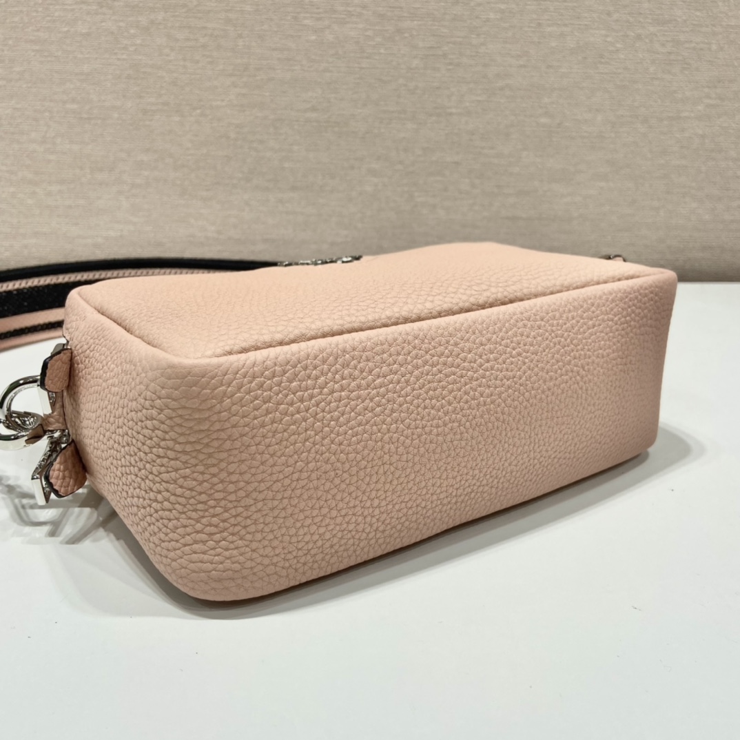 P*rada Bag Top Quality 22*14*8CM