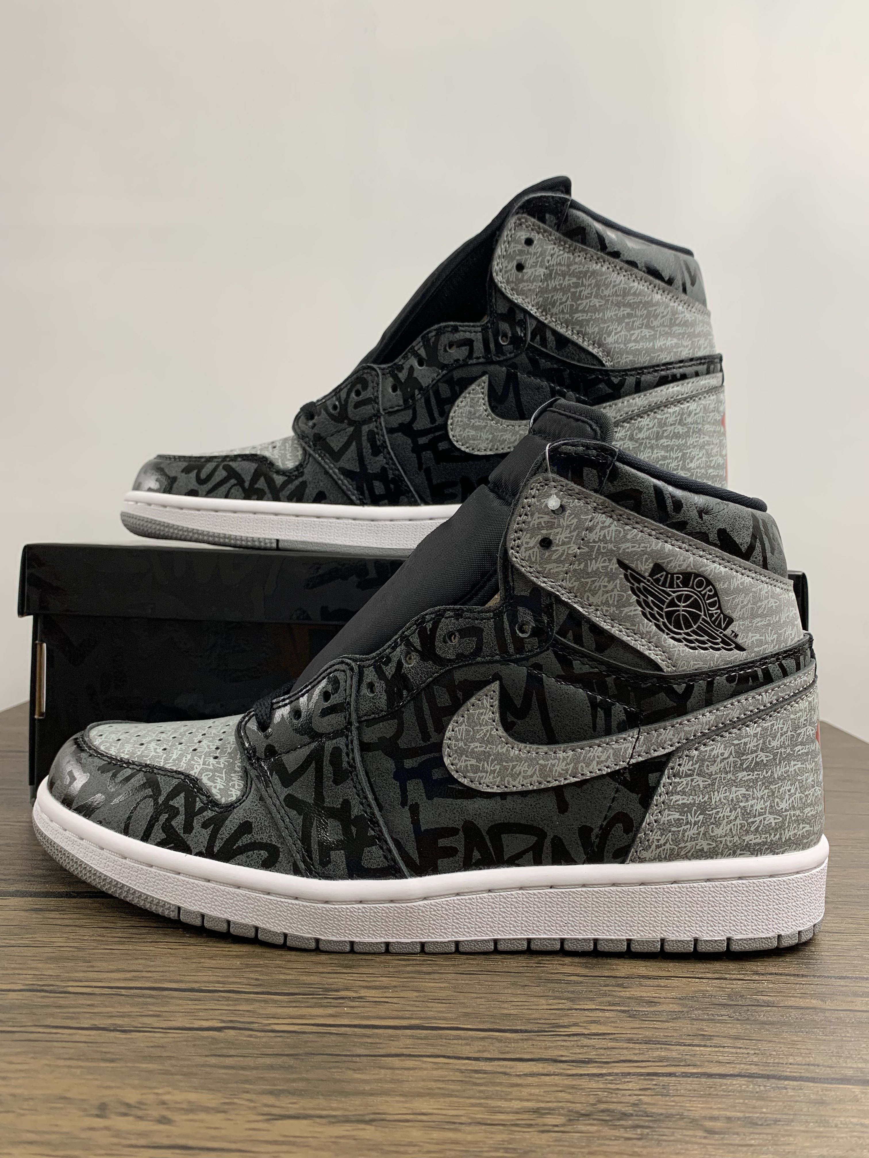 Air Jordan 1 men women top sneaker