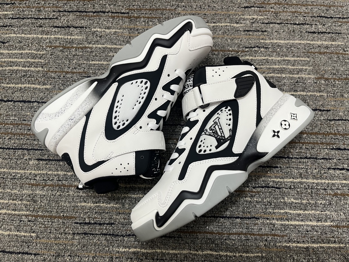 Men L*ouis V*uitton Top Sneakers