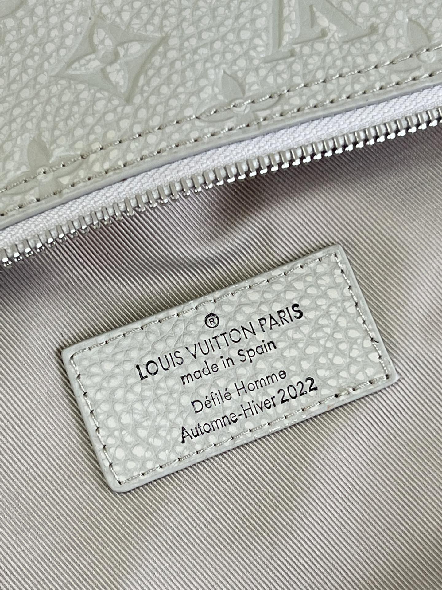 L*ouis V*uitton Top Bag 17*24*8.5CM