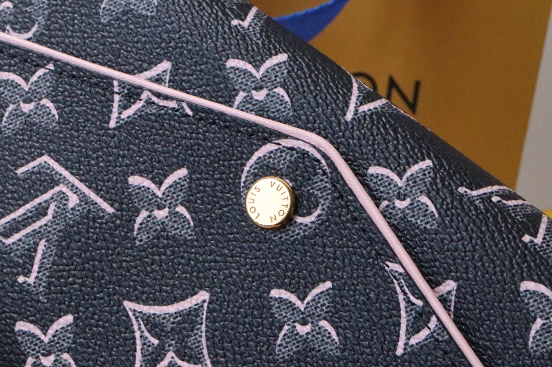 L*ouis V*uitton Bag Top Quality 19*10.5*2CM