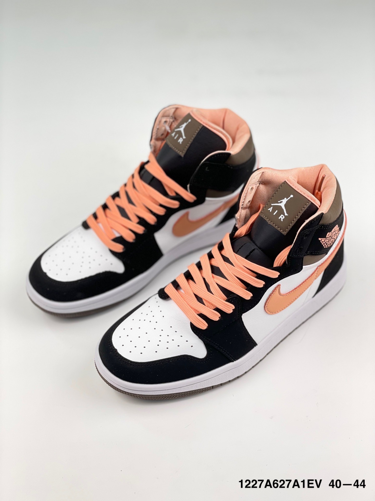 Air Jordan 1 mid incredible hulk