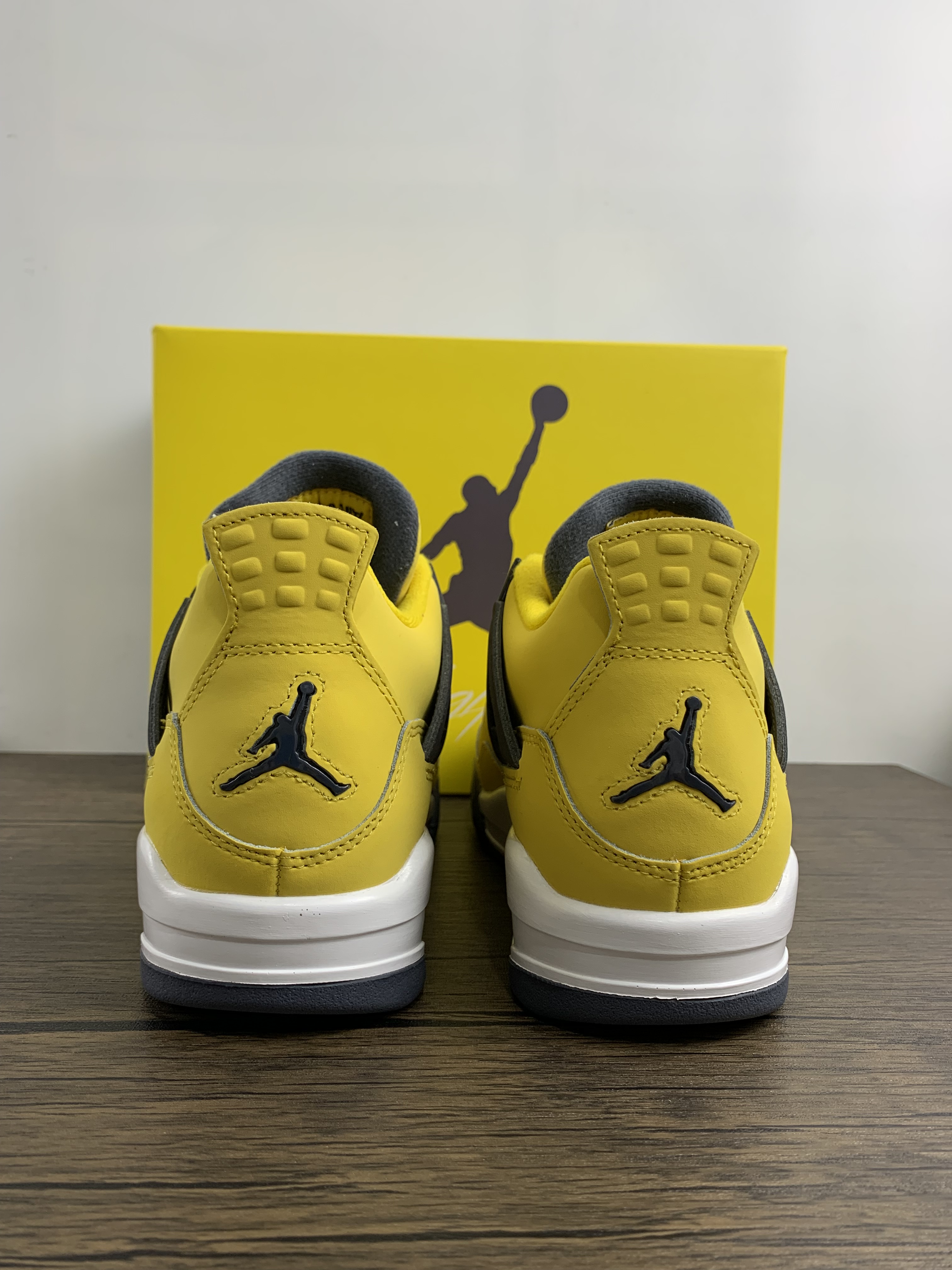 Air Jordan 4 “Lightning” CT8527-700