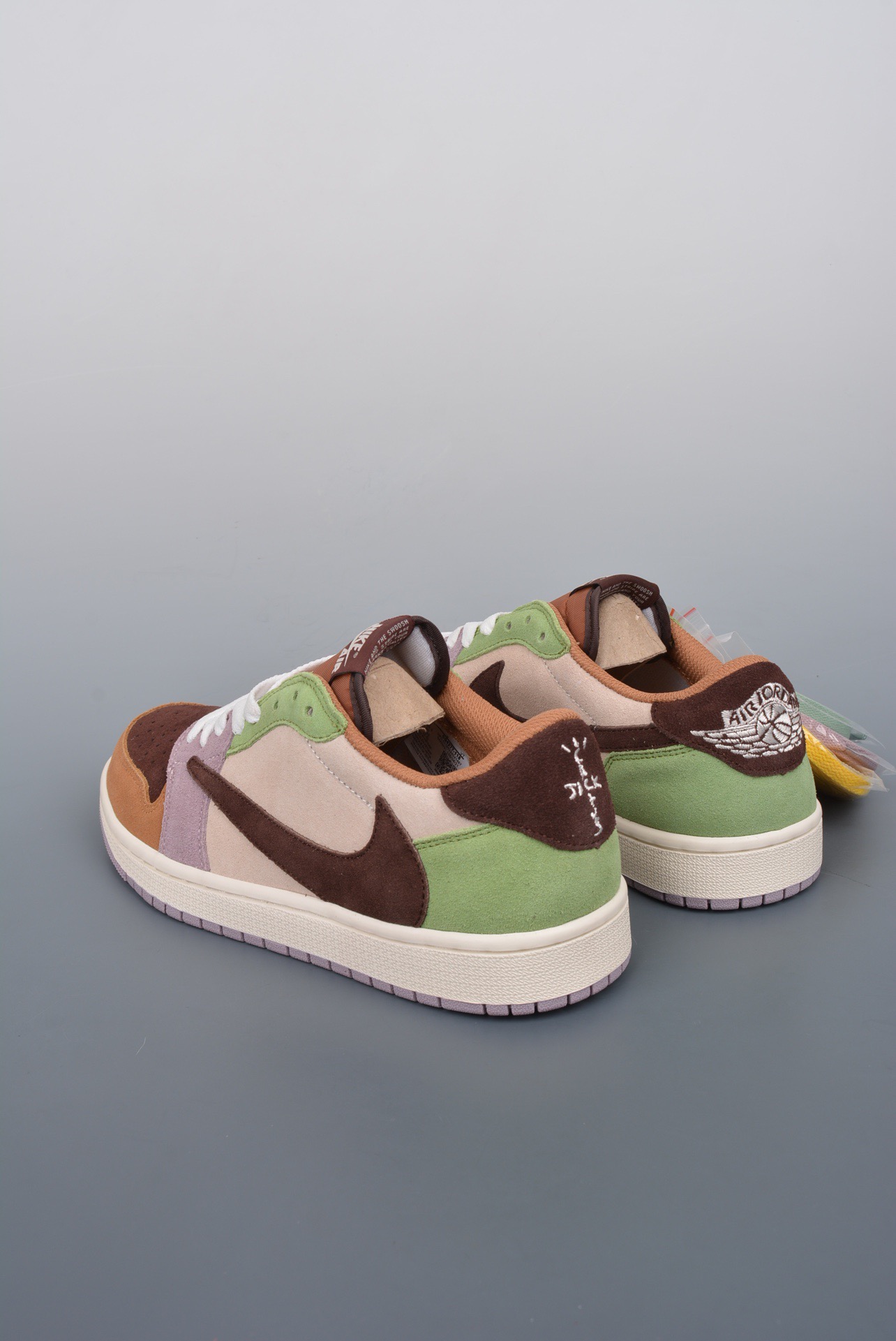 Travis Scott x Air Jordan 1 Low Reverse Mocha