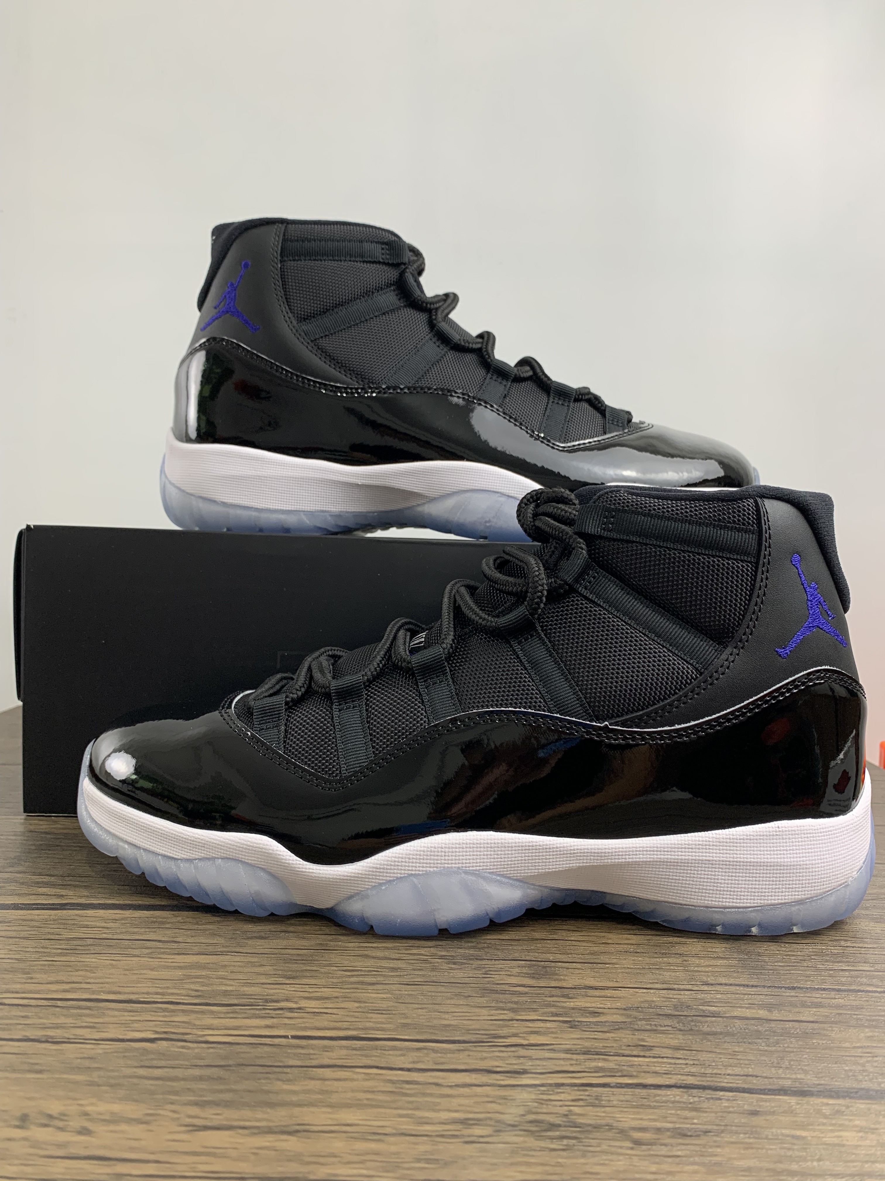 Air Jordan 11 “Bred” 378037-061