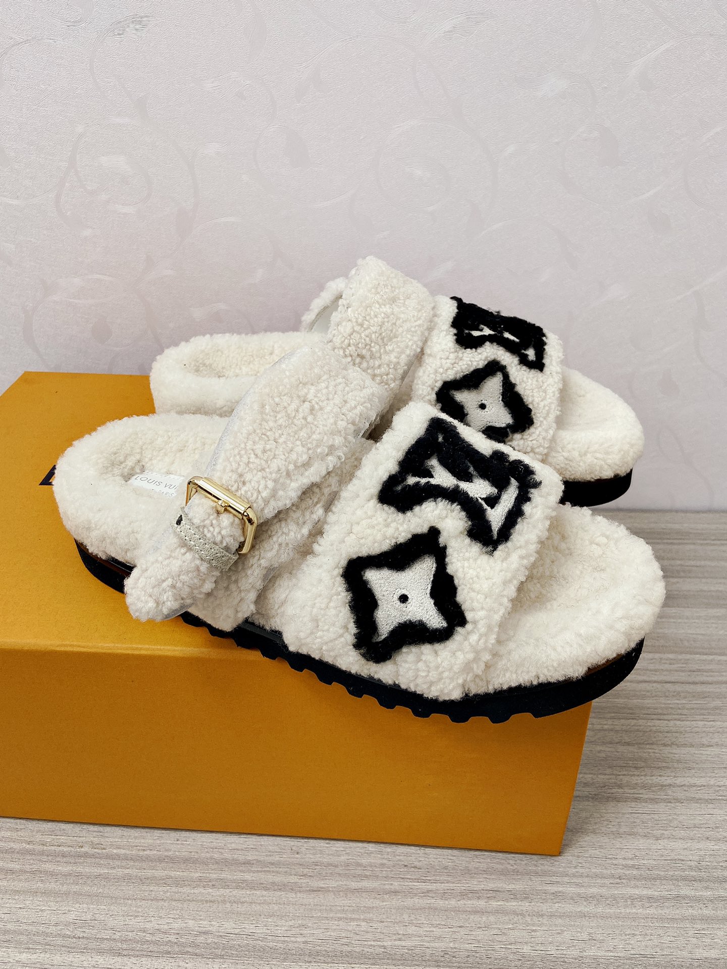 Women L*ouis V*uitton Top Sandals