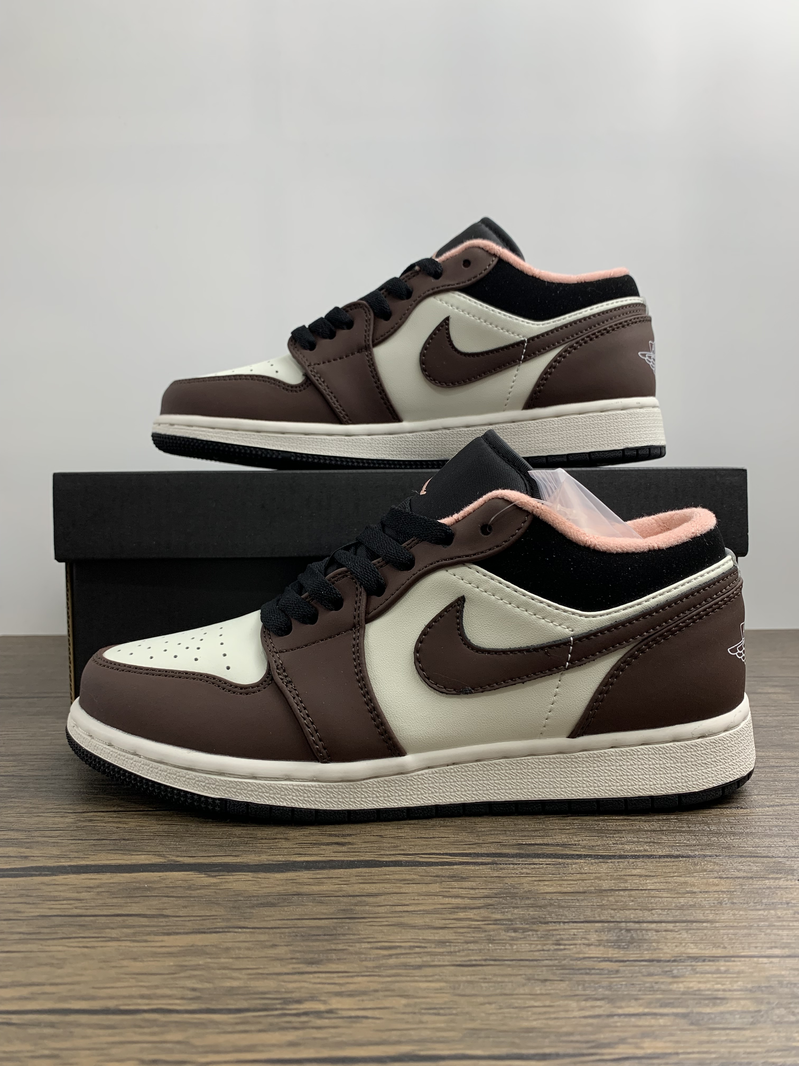 Air Jordan 1 Low