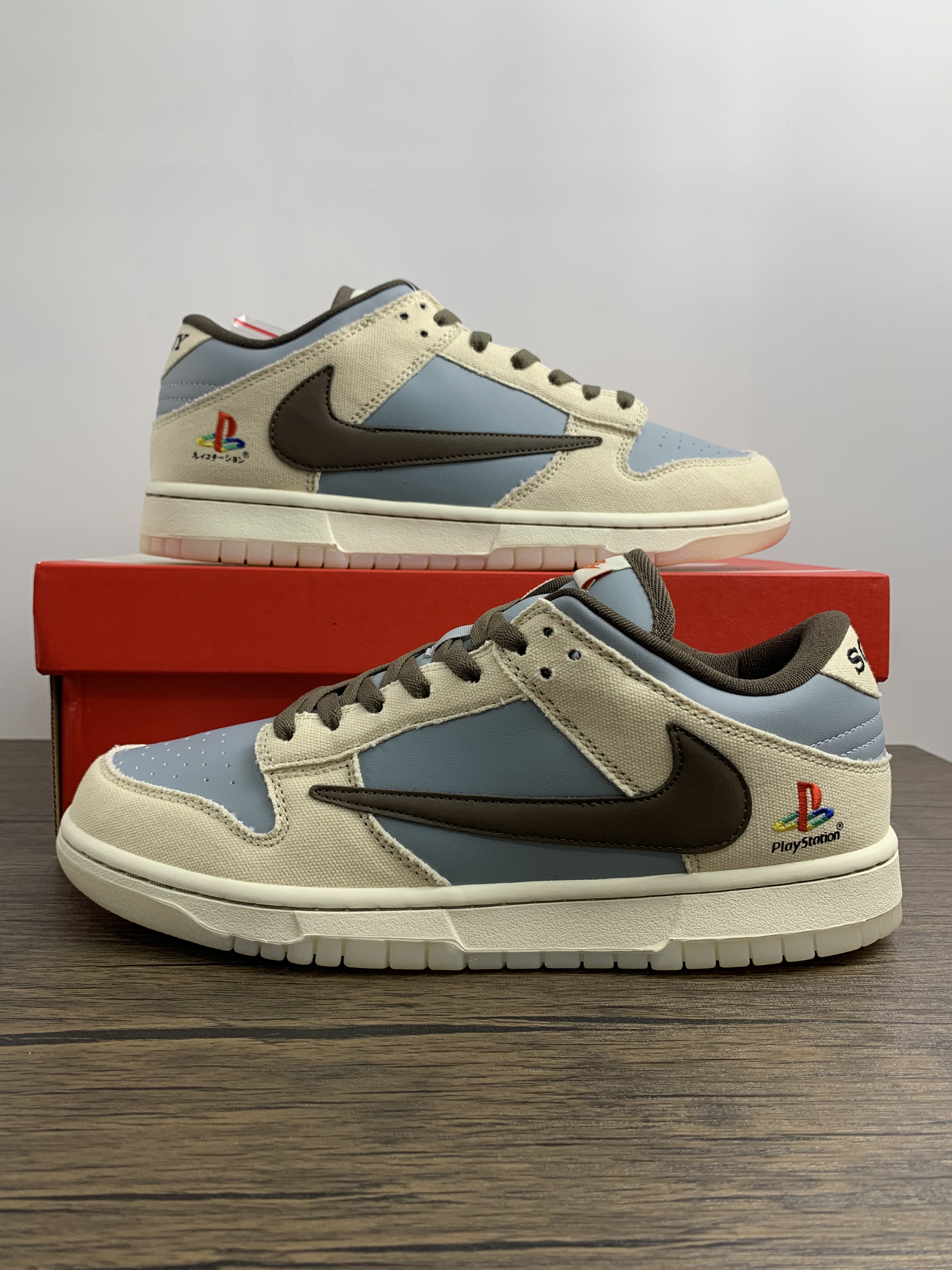 from Nike dunk SB Low +t*ravis scott + p*laystation