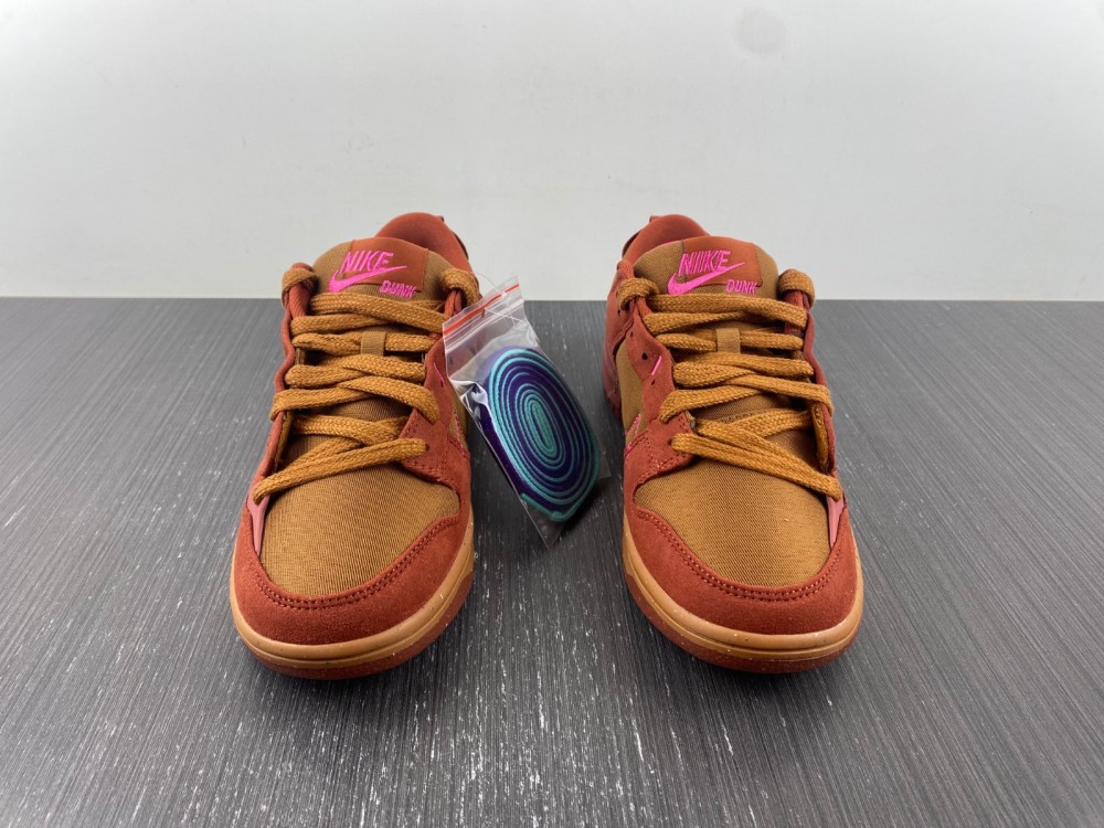 from Nike SB DUNK LOW DH4402-200