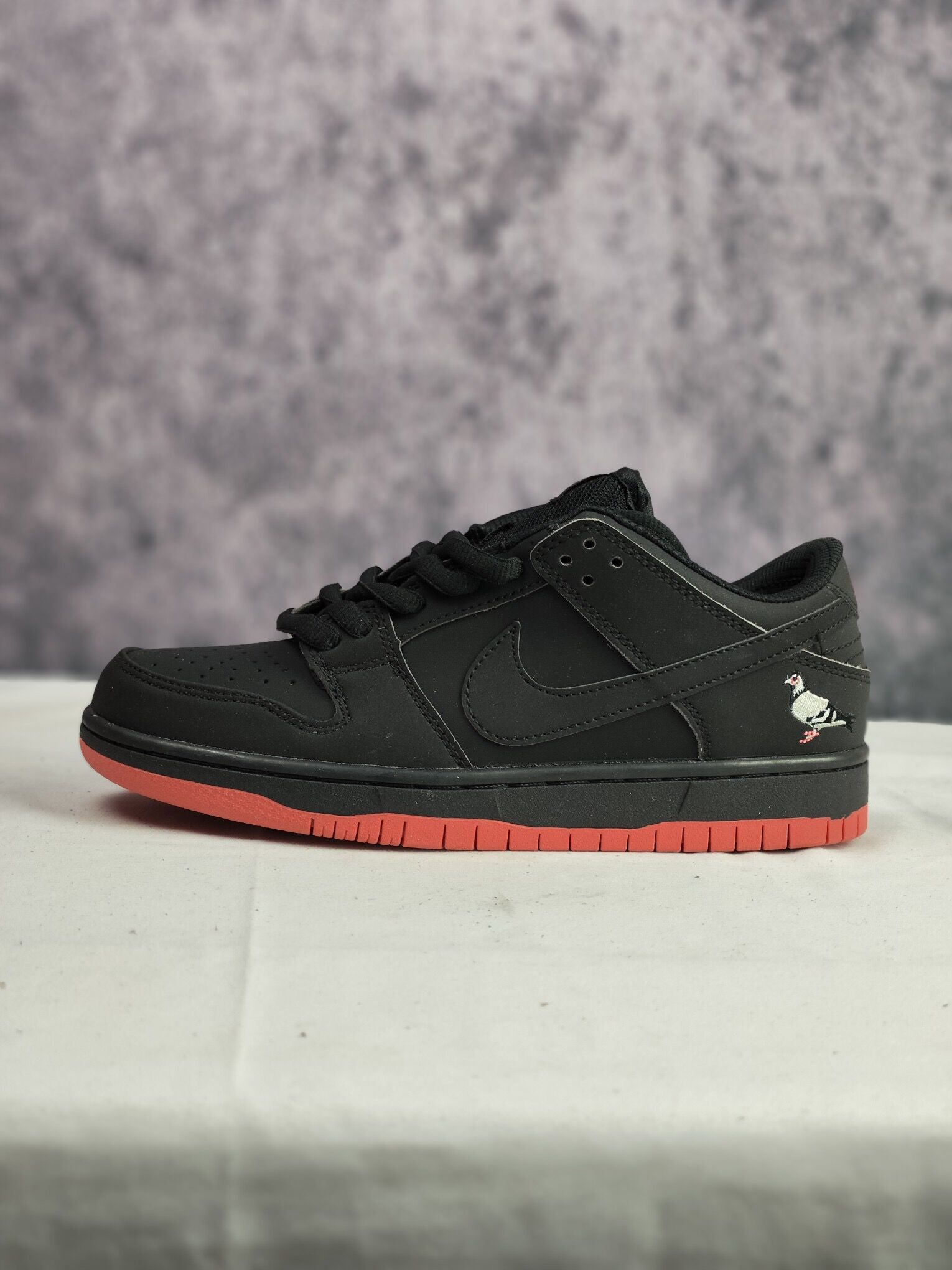 from Nike SB DUNK LOW men women sneaker