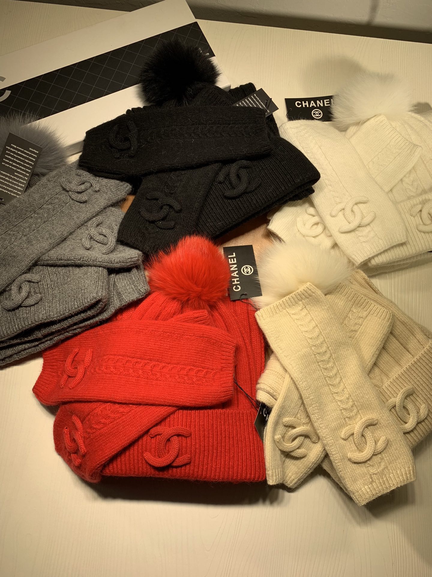 Women Men Hat+Gloves+The scarf C*hanel