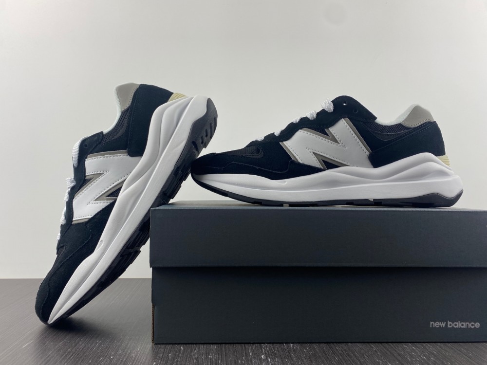 N*ew B*alance Sneakers Maikesneakers