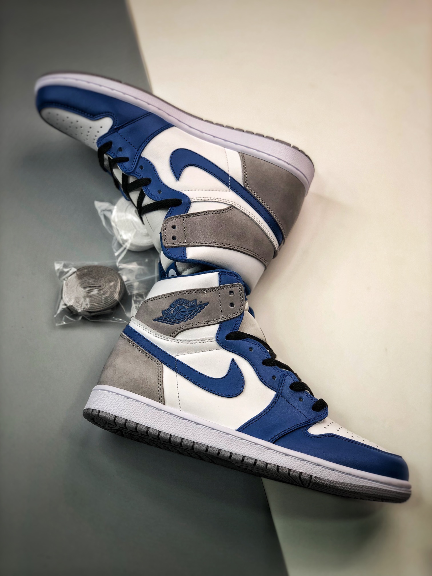 Nike Air Jordan 1 High AJ1