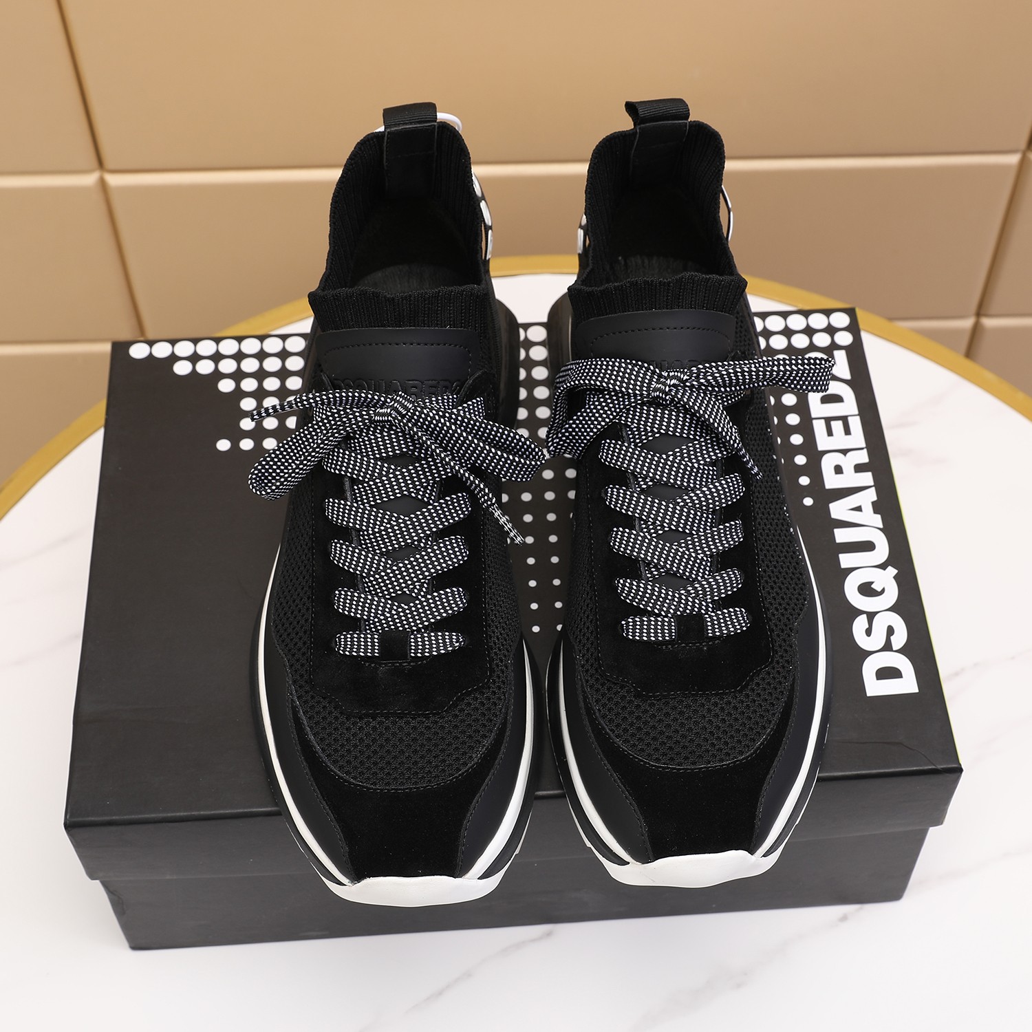 Men O*ff W*hite Top Sneakers