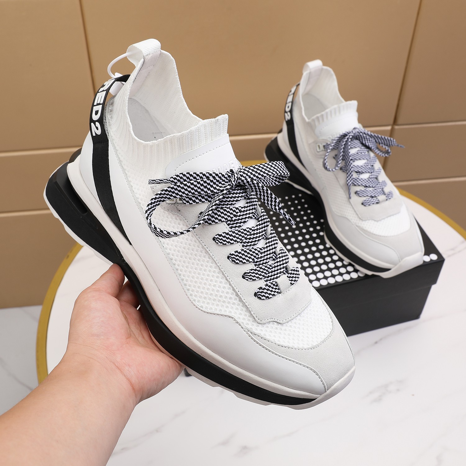 Men O*ff W*hite Top Sneakers