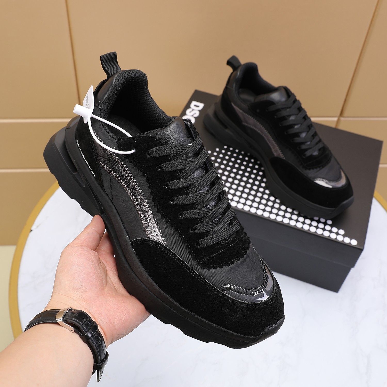 Men O*ff W*hite Top Sneakers