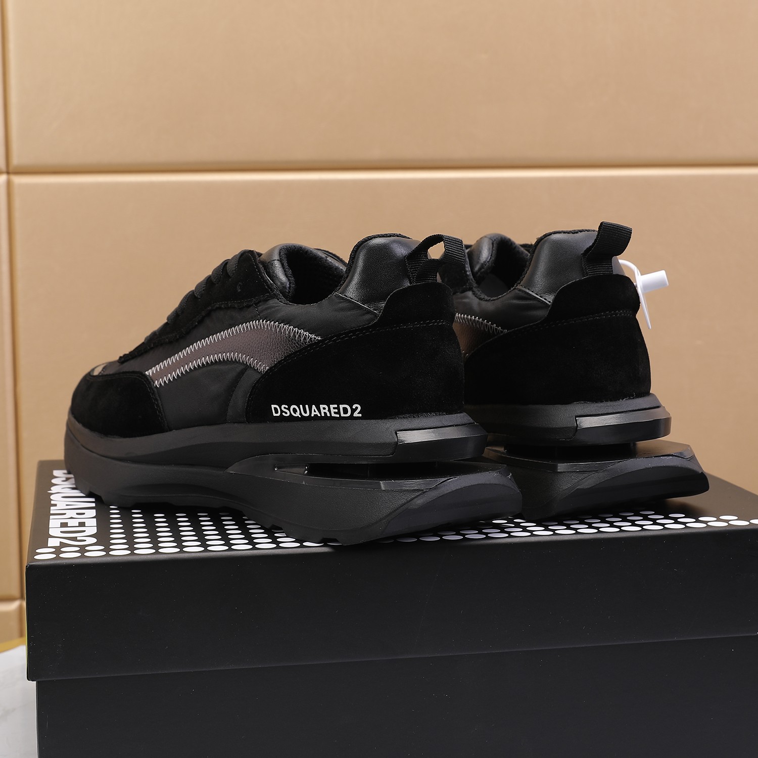 Men O*ff W*hite Top Sneakers